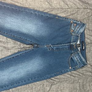 Single button slant pocket skinny Jean